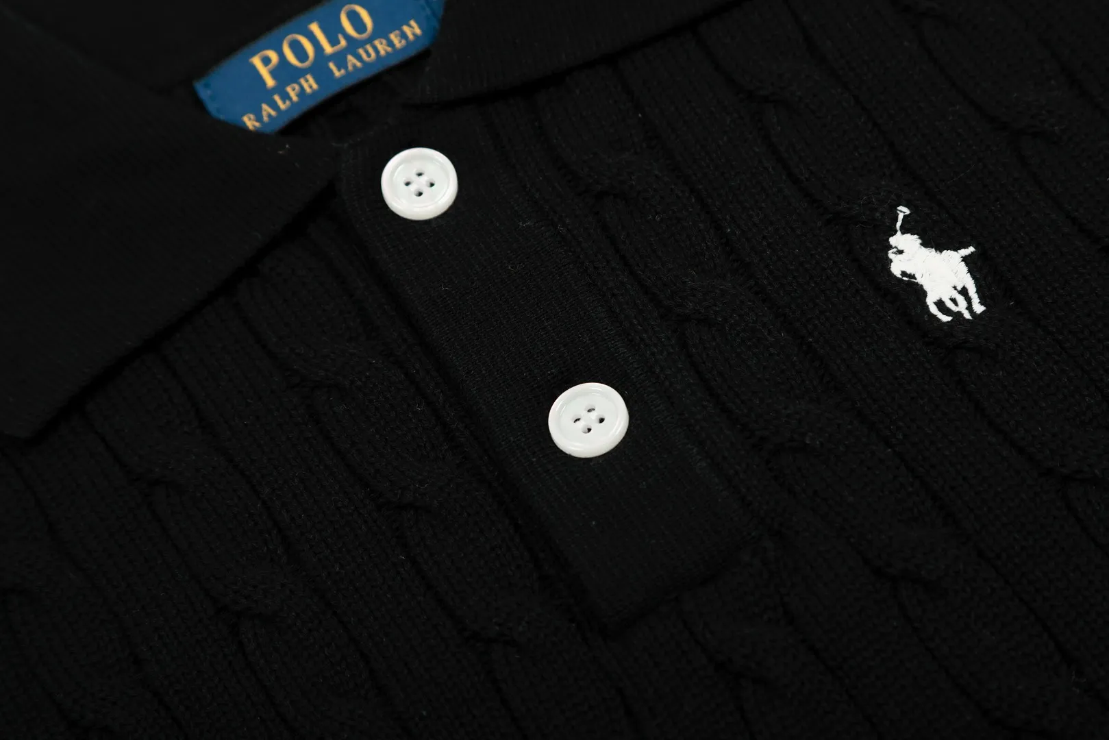 P166 💰 "Top quality" Style number: DS023# (not off the shelves all year round) [Ralph Lauren POLO lapel solid color pony embroidered logo knitted vest short sleeves] ✅Ralph Lauren Ralph Lauren classic basic versatile all-season cardigan knitted POLO vest vest short sleeves ✅Main supplier platform live broadcast Wholesale entity Replacement when out of stock Not off the shelf ✅ZP quality 1:1 version Scan the code to enter the GF website Counter quality ✅Details and quality are the only one in Guangzhou. Imported quality cotton yarn, focusing on high-end, cost-effective. Needless to say good quality. ✅Restore the original version. The maximum size can be worn up to 150 pounds. Loose, comfortable and stress-free. Olive green, denim blue, Chinese red